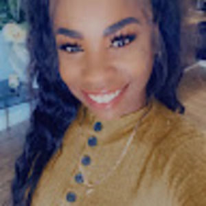 Meet your Posher, Monique